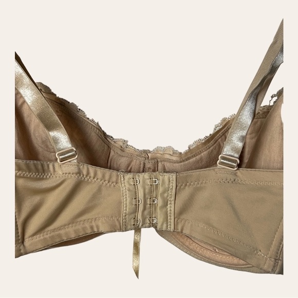 💋women’s FREDRICK’S‎ OF HOLLYWOOD BRA SIZE 32DDD TAN LITTLE PADDING UNDERWIRE - Picture 5 of 7
